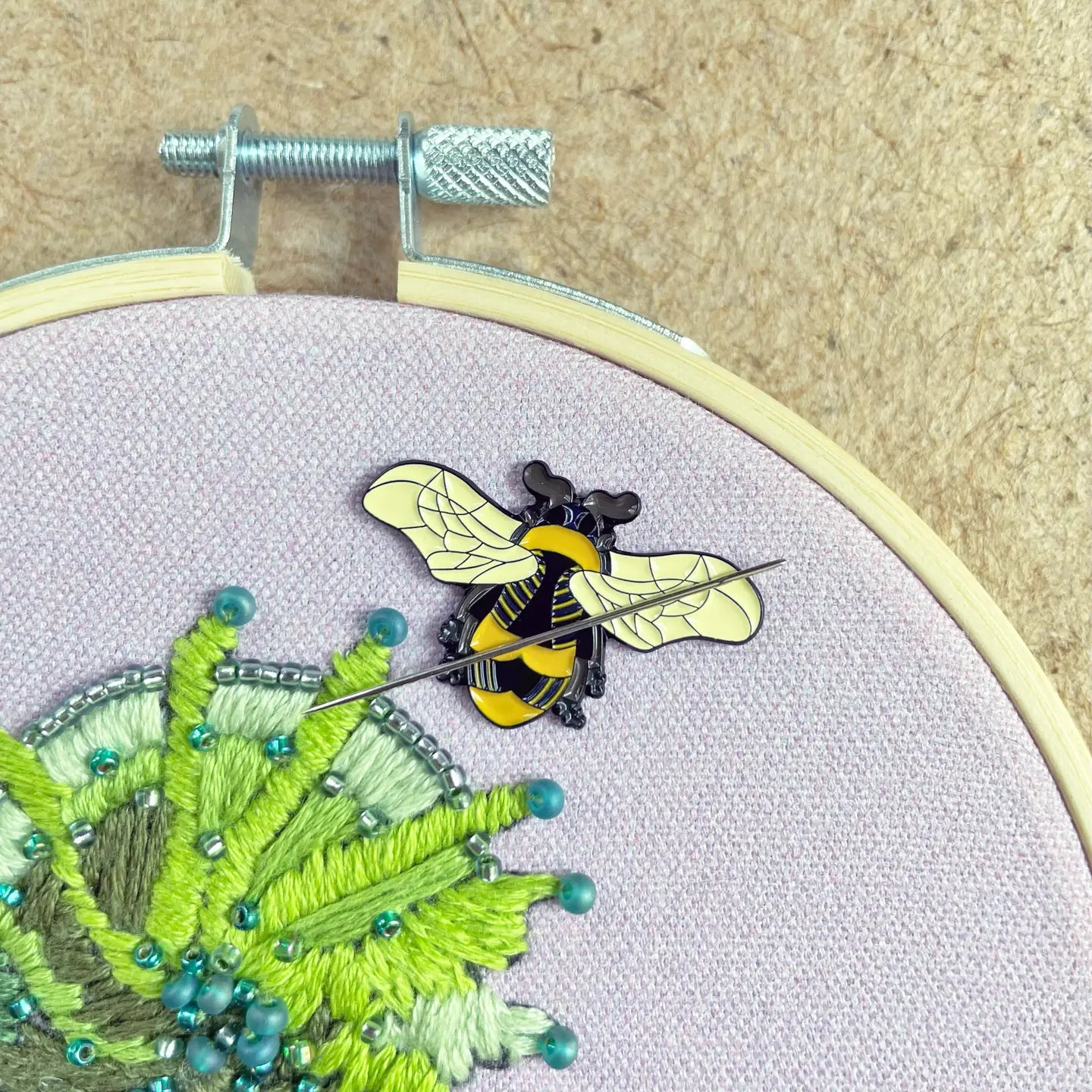 Bee Needle Minder